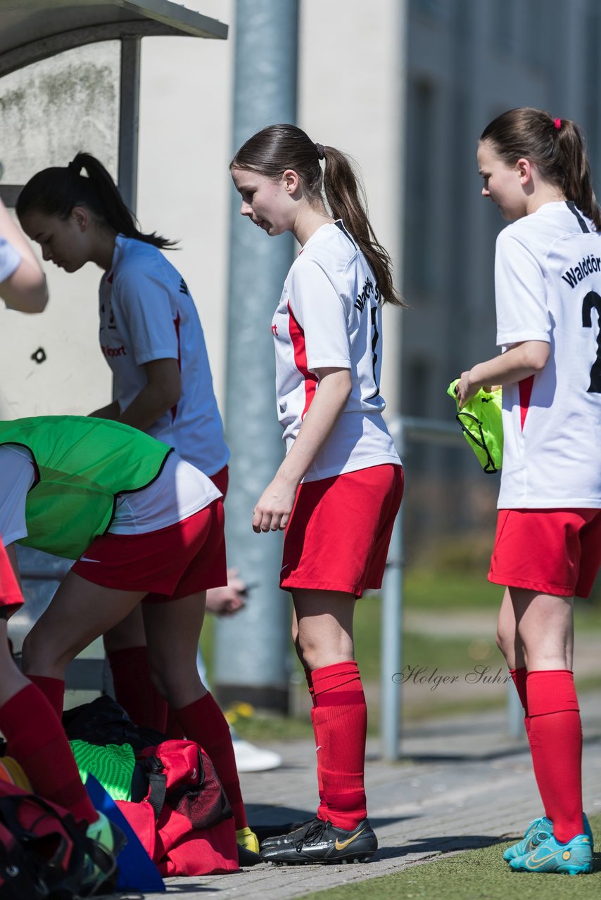 Bild 196 - wCJ Germania Schnelsen - Walddoerfer SV : Ergebnis: 0:6